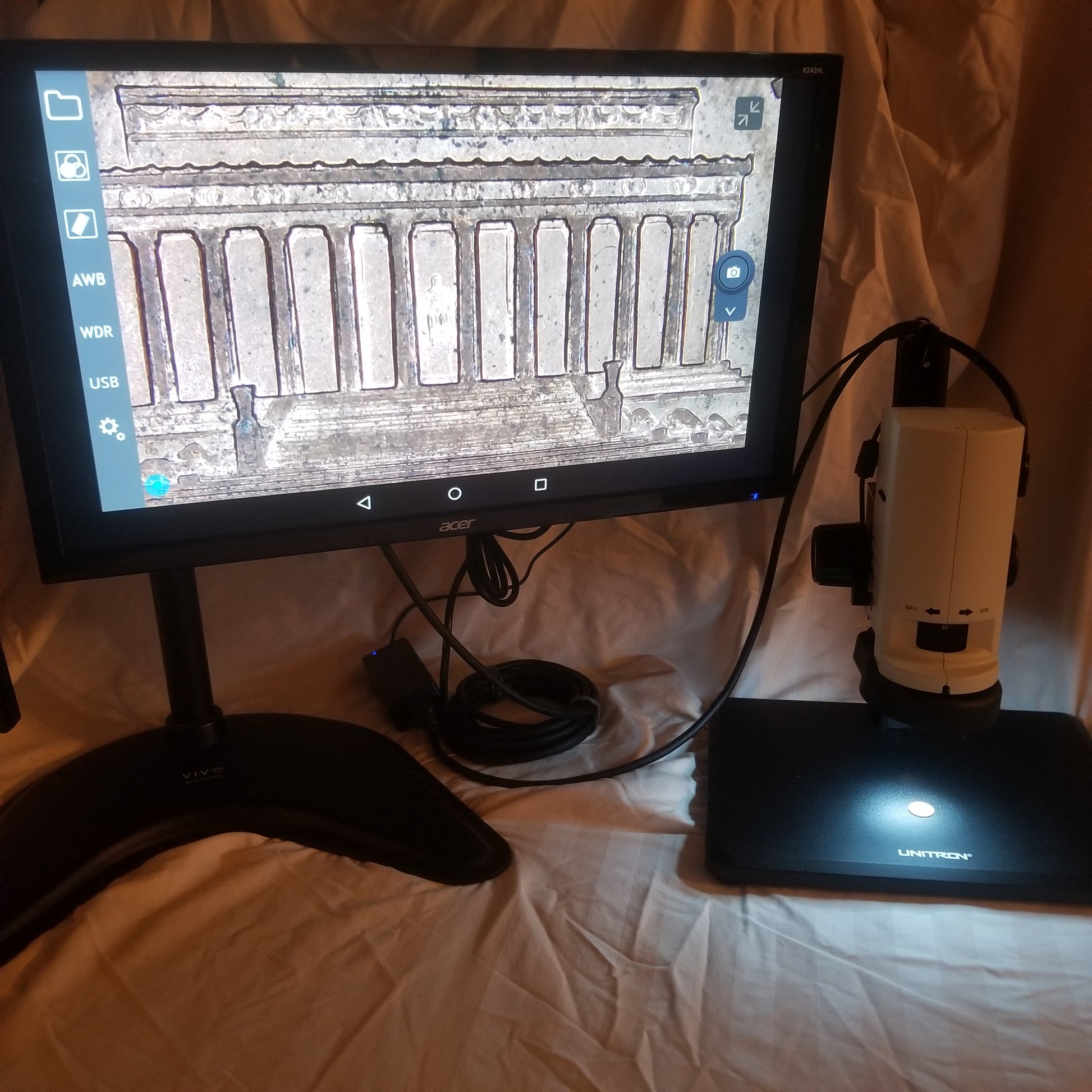 Compatible with any HDMI screen
