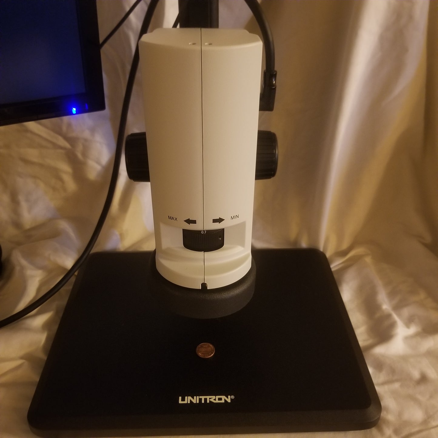 Simple compact footprint easily setup in just about any inspection area