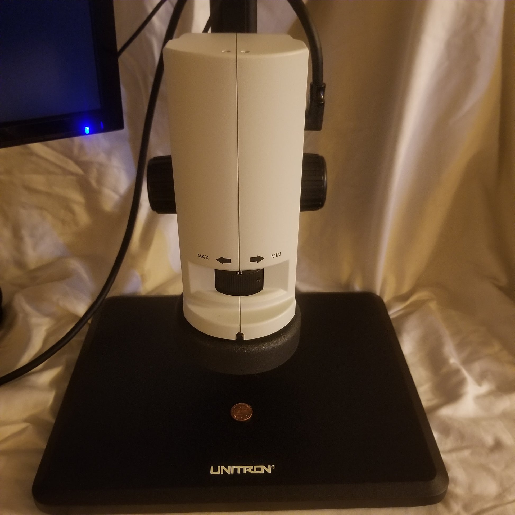 Simple compact footprint easily setup in just about any inspection area